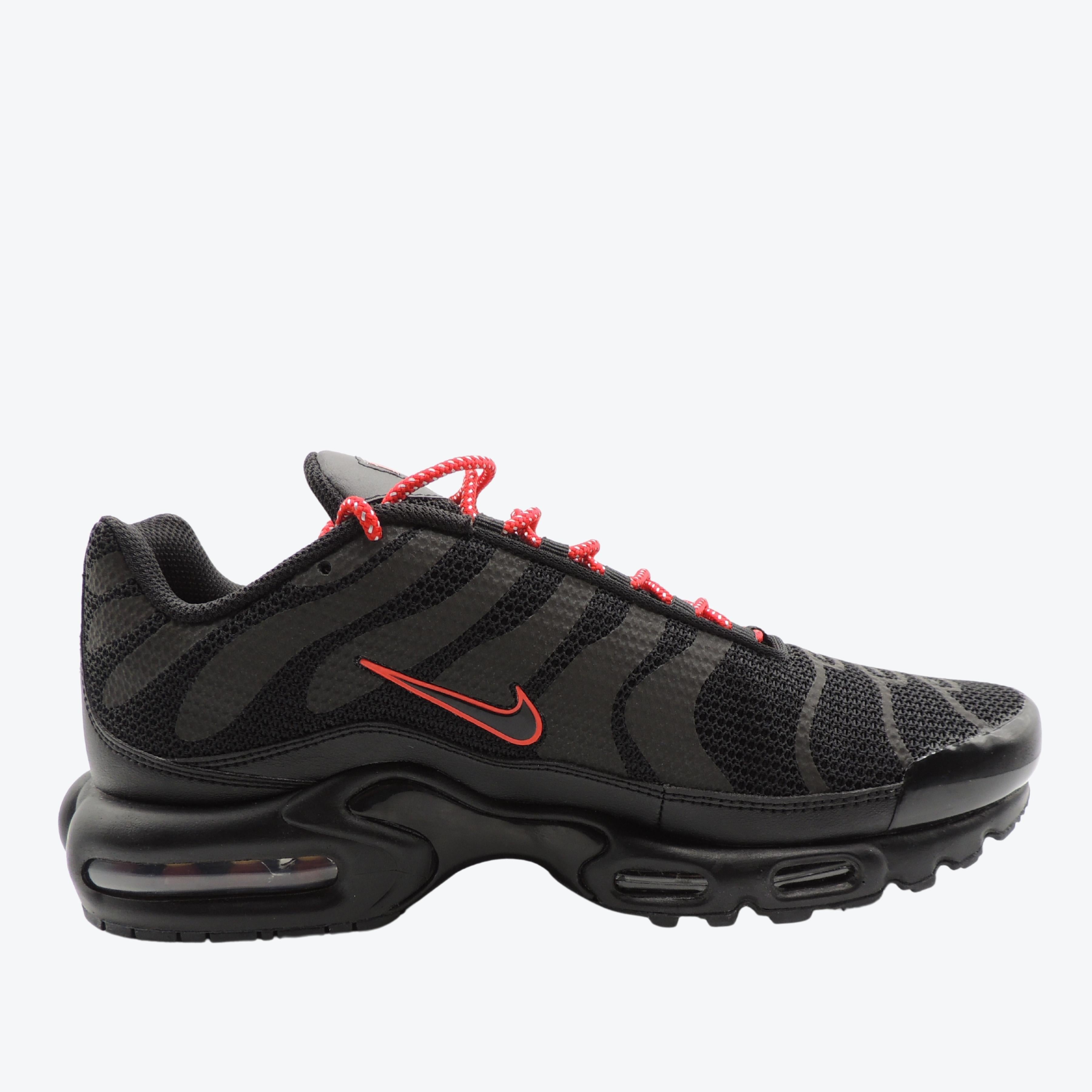 Nike Air Max Plus in Black/Red Reflective  UK 9