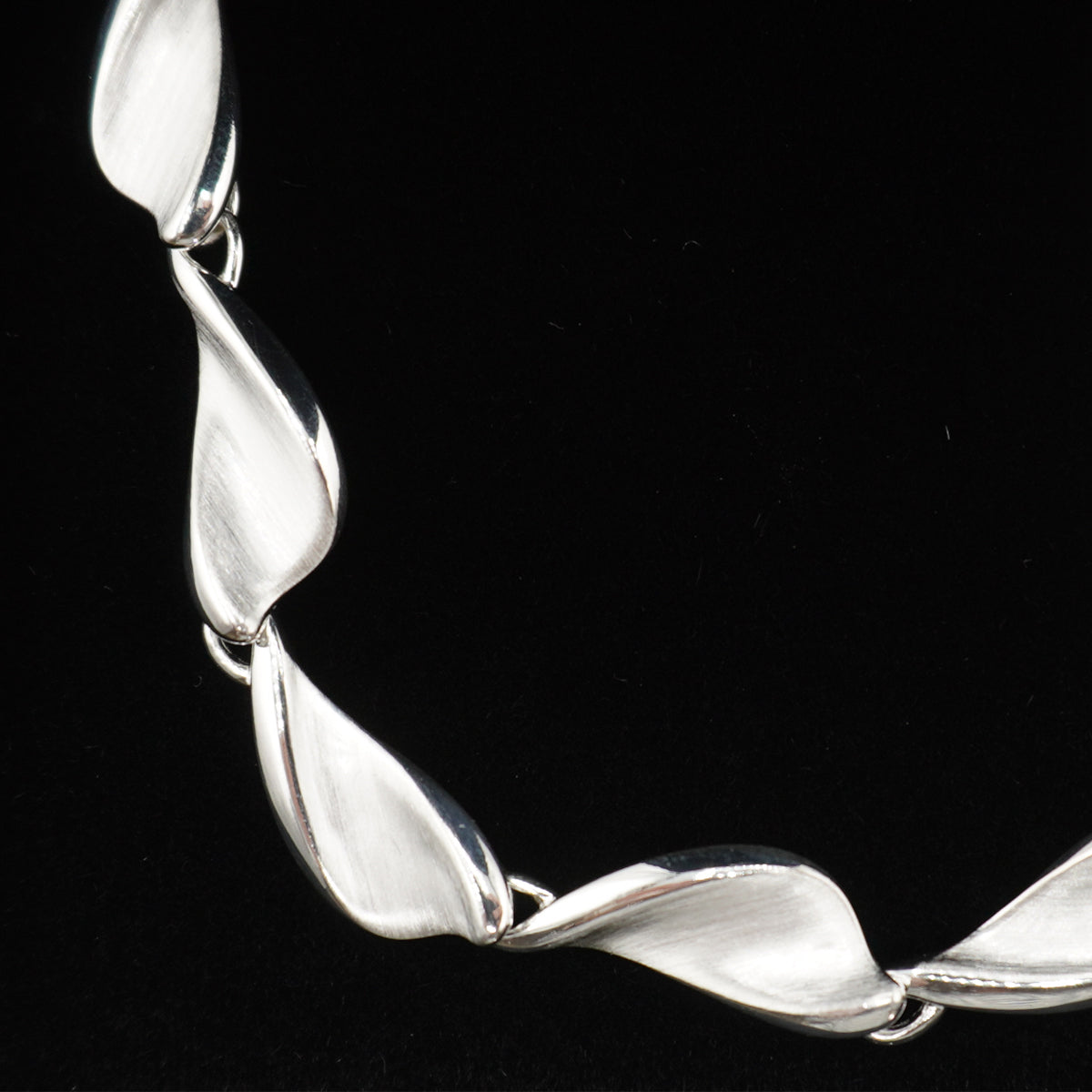 Silver Tumbling Leaf Bracelet